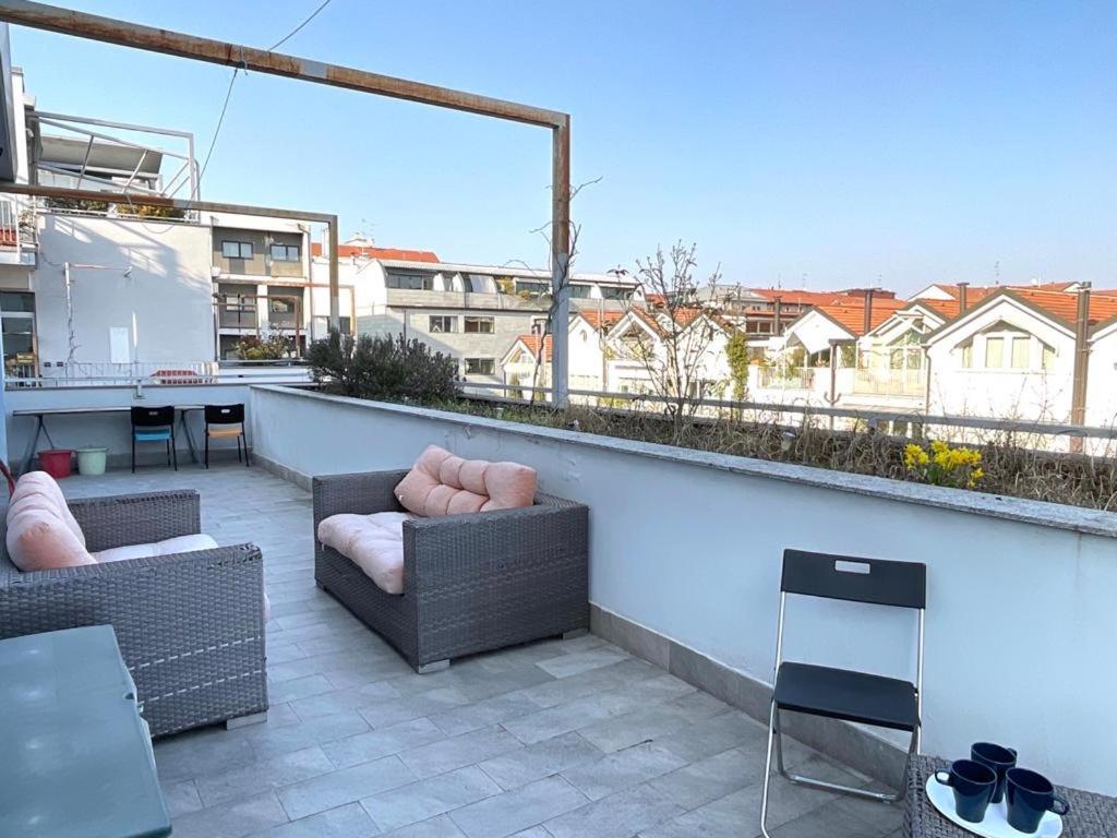 Your Apartments In Navigli District ミラノ エクステリア 写真