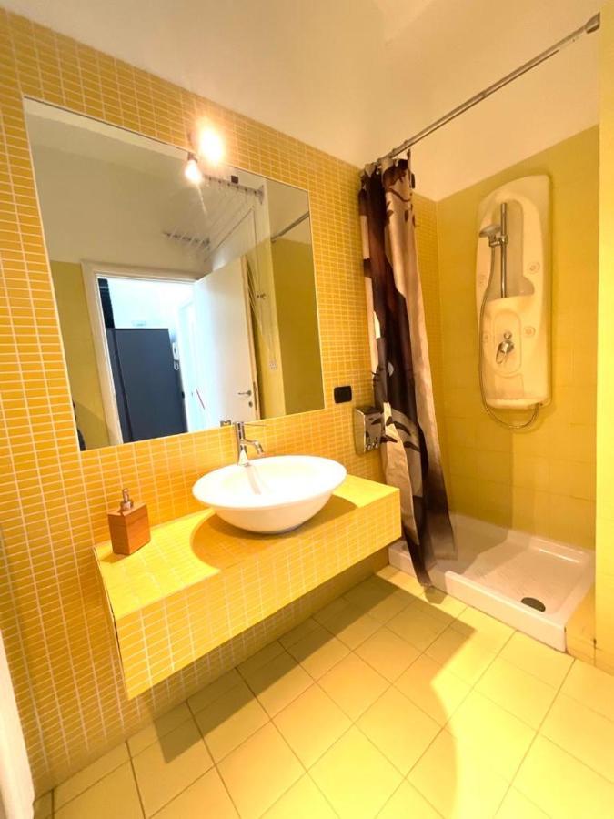 Your Apartments In Navigli District ミラノ エクステリア 写真
