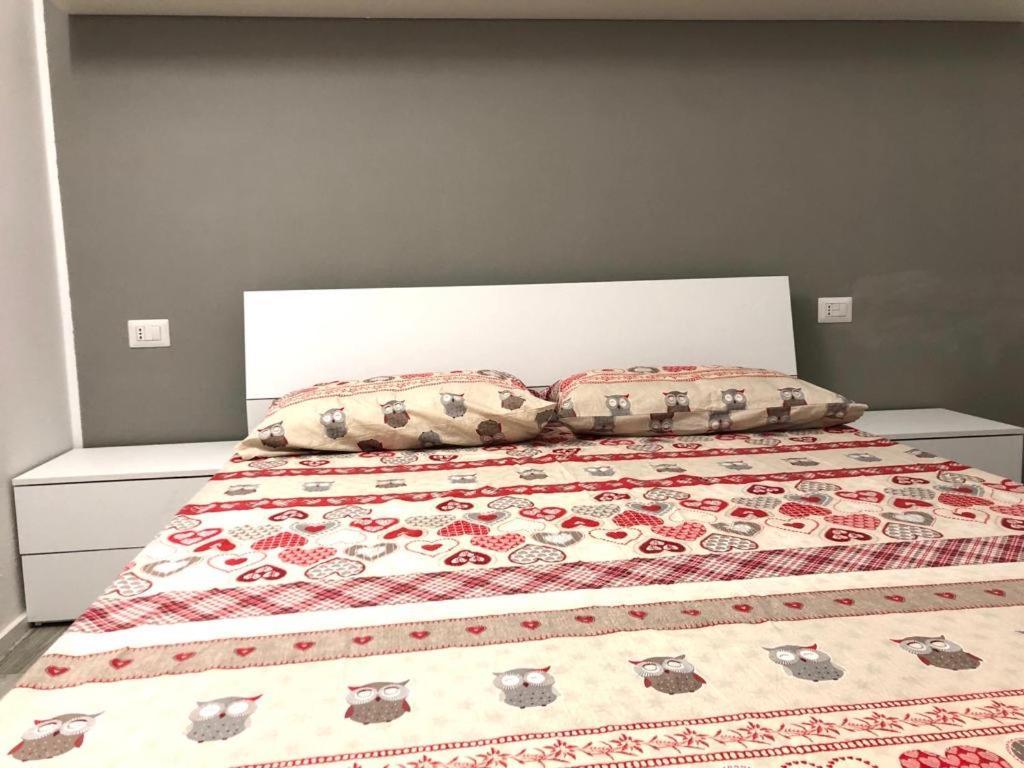 Your Apartments In Navigli District ミラノ エクステリア 写真