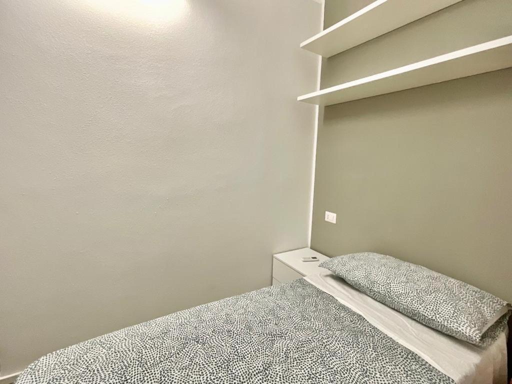 Your Apartments In Navigli District ミラノ エクステリア 写真