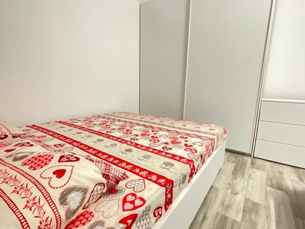 Your Apartments In Navigli District ミラノ エクステリア 写真