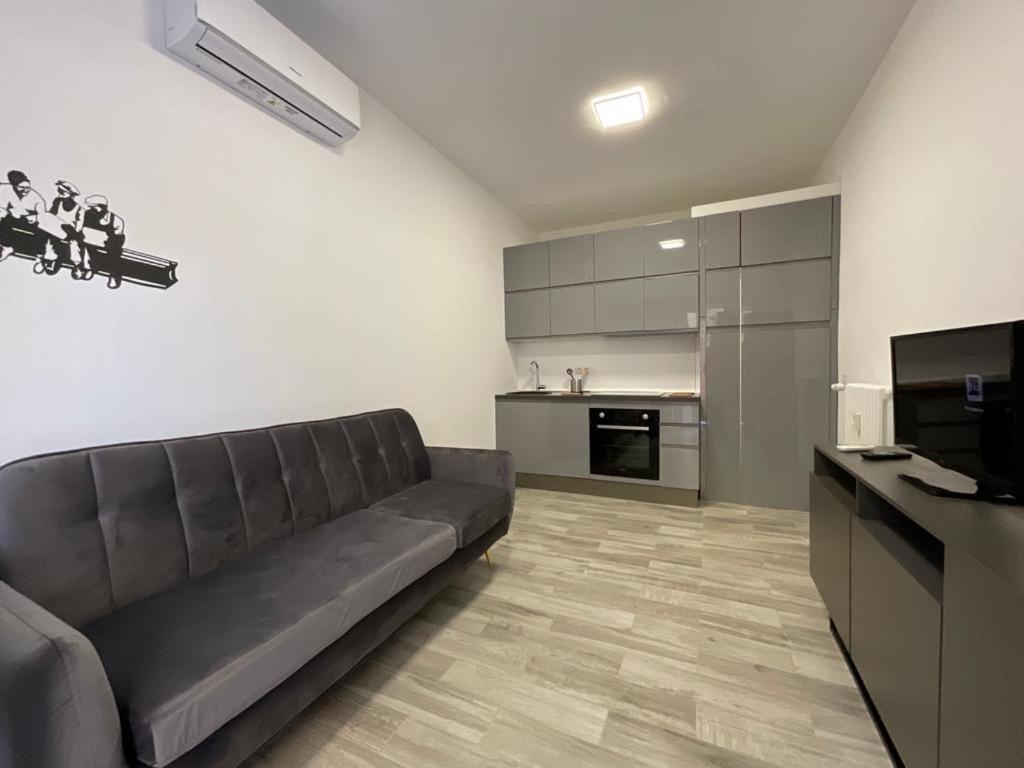 Your Apartments In Navigli District ミラノ エクステリア 写真
