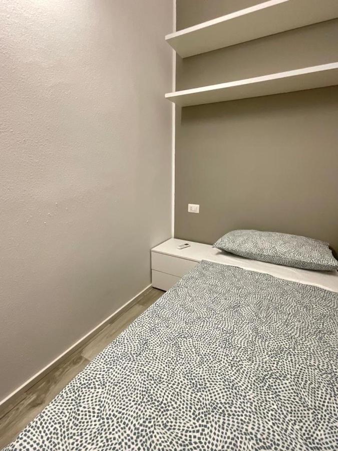 Your Apartments In Navigli District ミラノ エクステリア 写真
