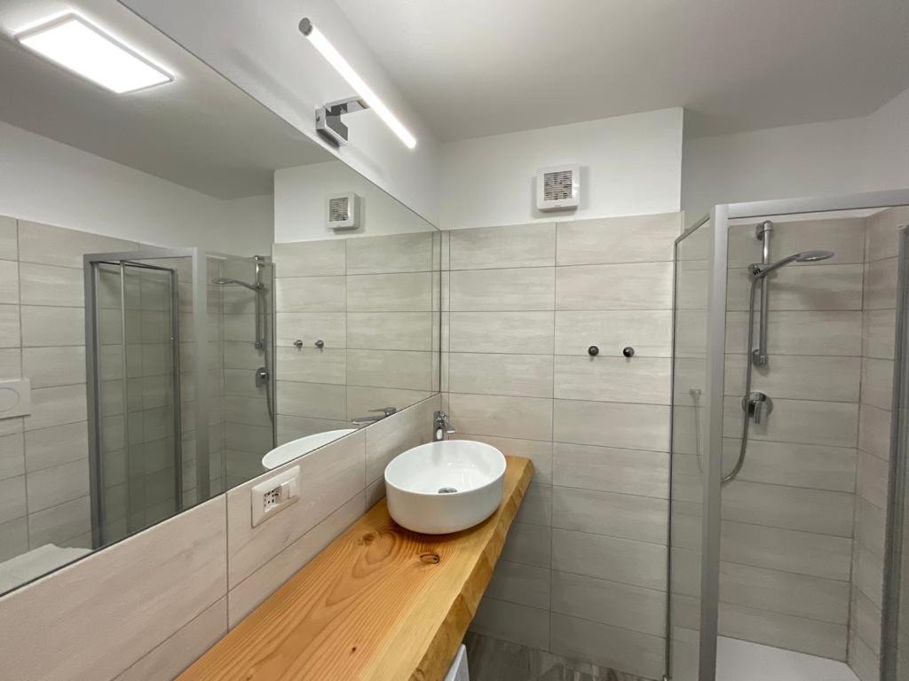 Your Apartments In Navigli District ミラノ エクステリア 写真